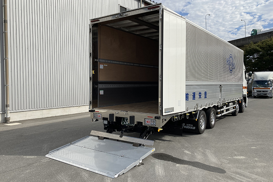 10tウイングパワーゲート車