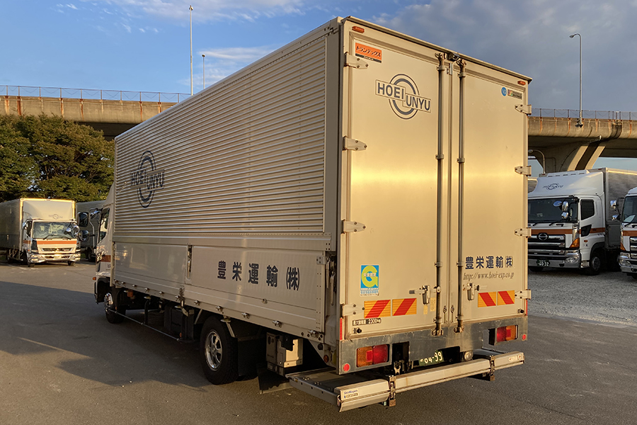 4tウイングゲート車
