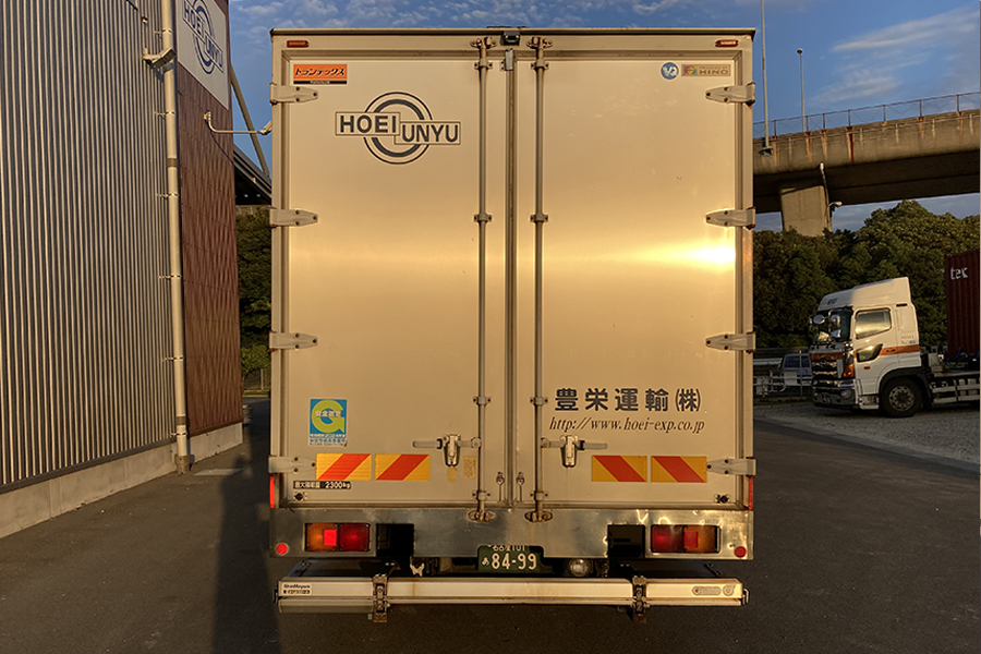 4tウイングゲート車