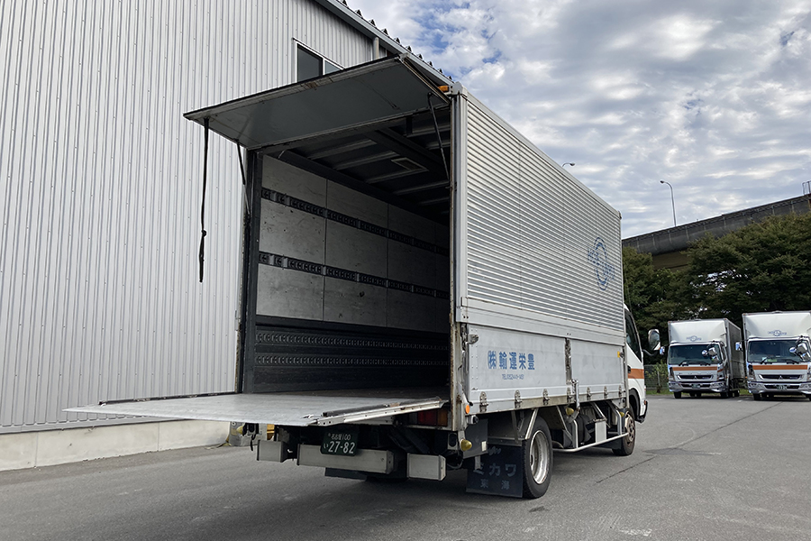 2tウイングゲート車