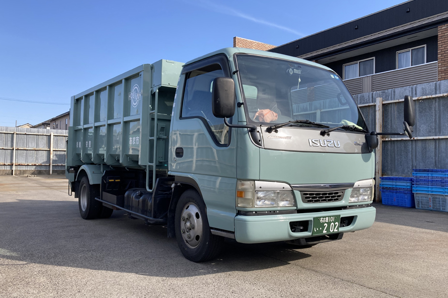 2tダンプ車